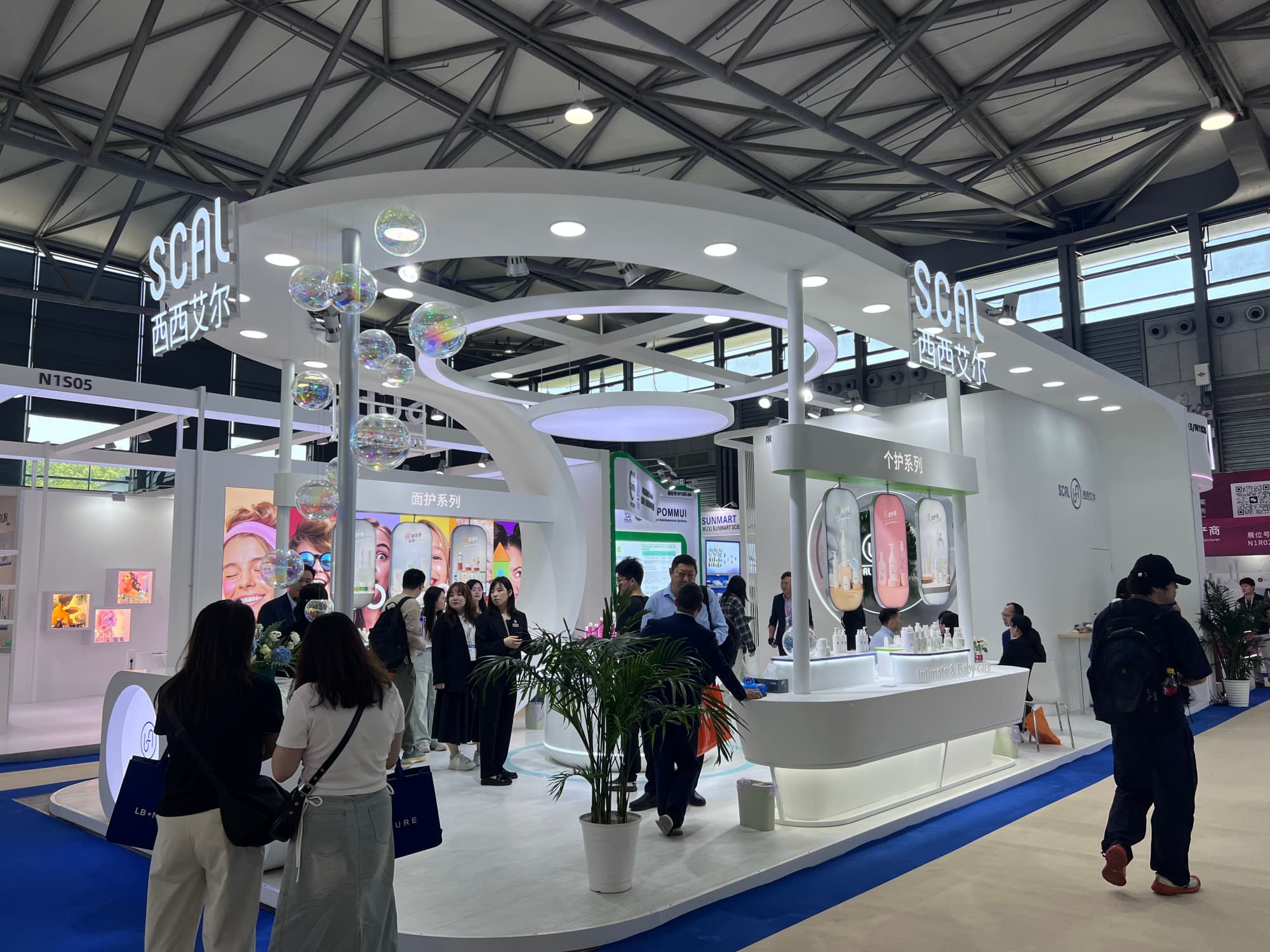 廣州美博會(huì)展臺(tái)設(shè)計(jì)搭建：吸睛只是開始，轉(zhuǎn)化才是核心